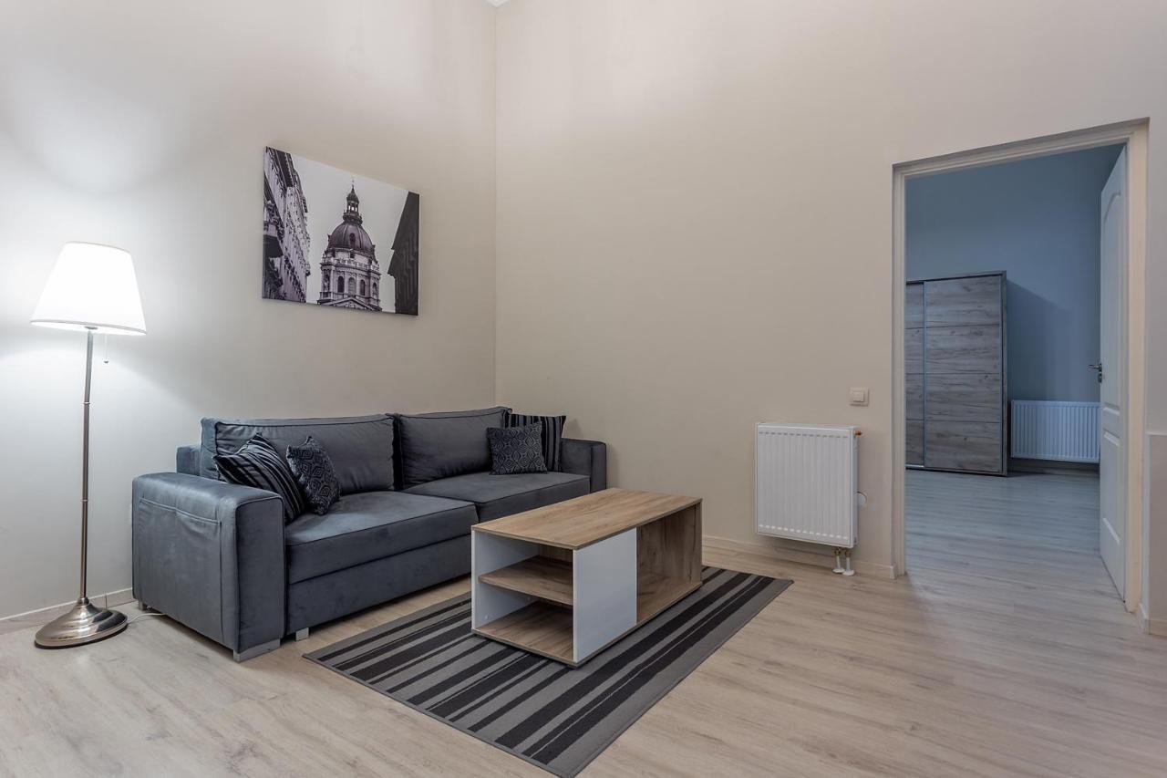 Goldcentral Apartment Akacfa 부다페스트 외부 사진